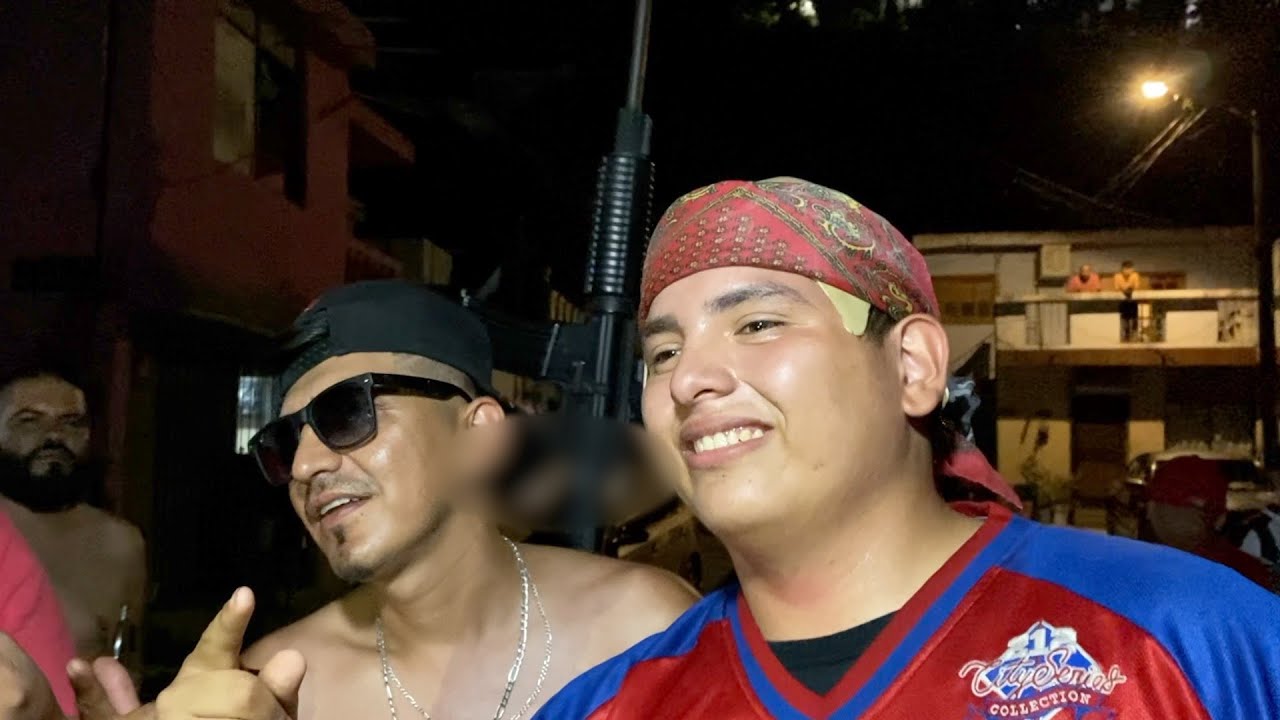 LA RISCA ENTRAMOS DE NOCHE  CON SEGURIDAD LA GRANJA