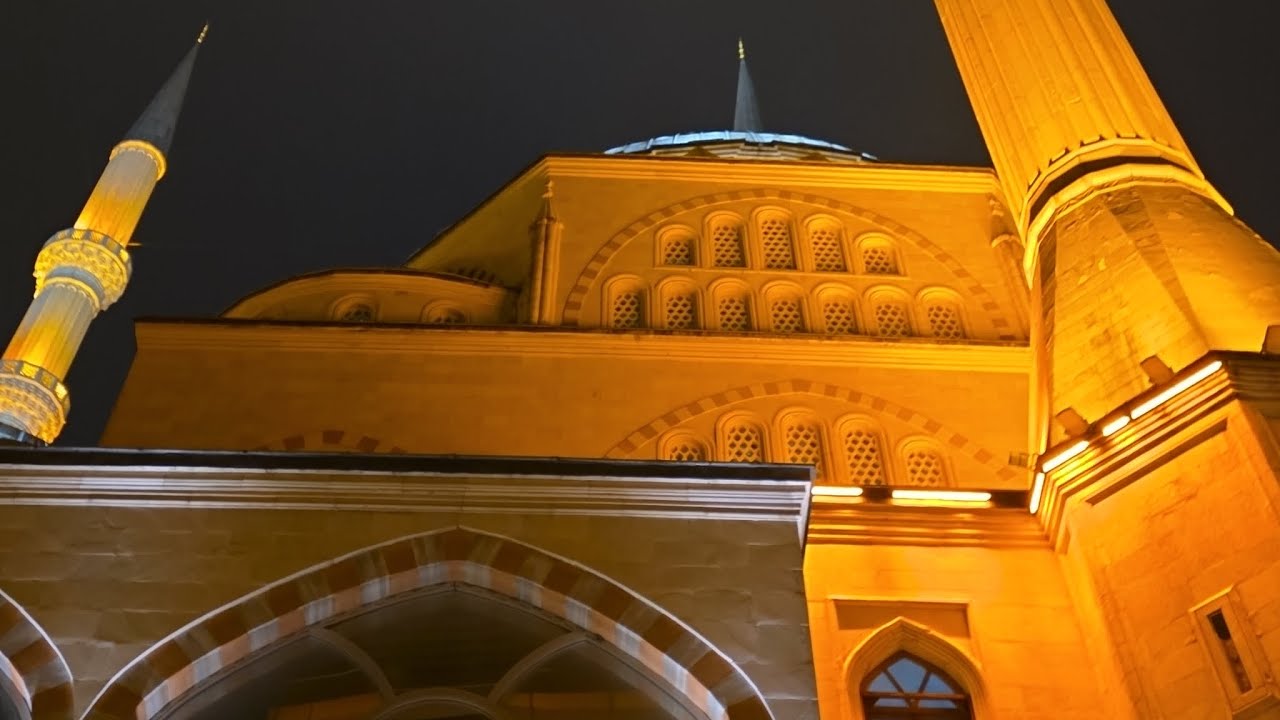 Maltepe Cumhuriyet Camii Sabah Ezanı - Celil Bayraktar 