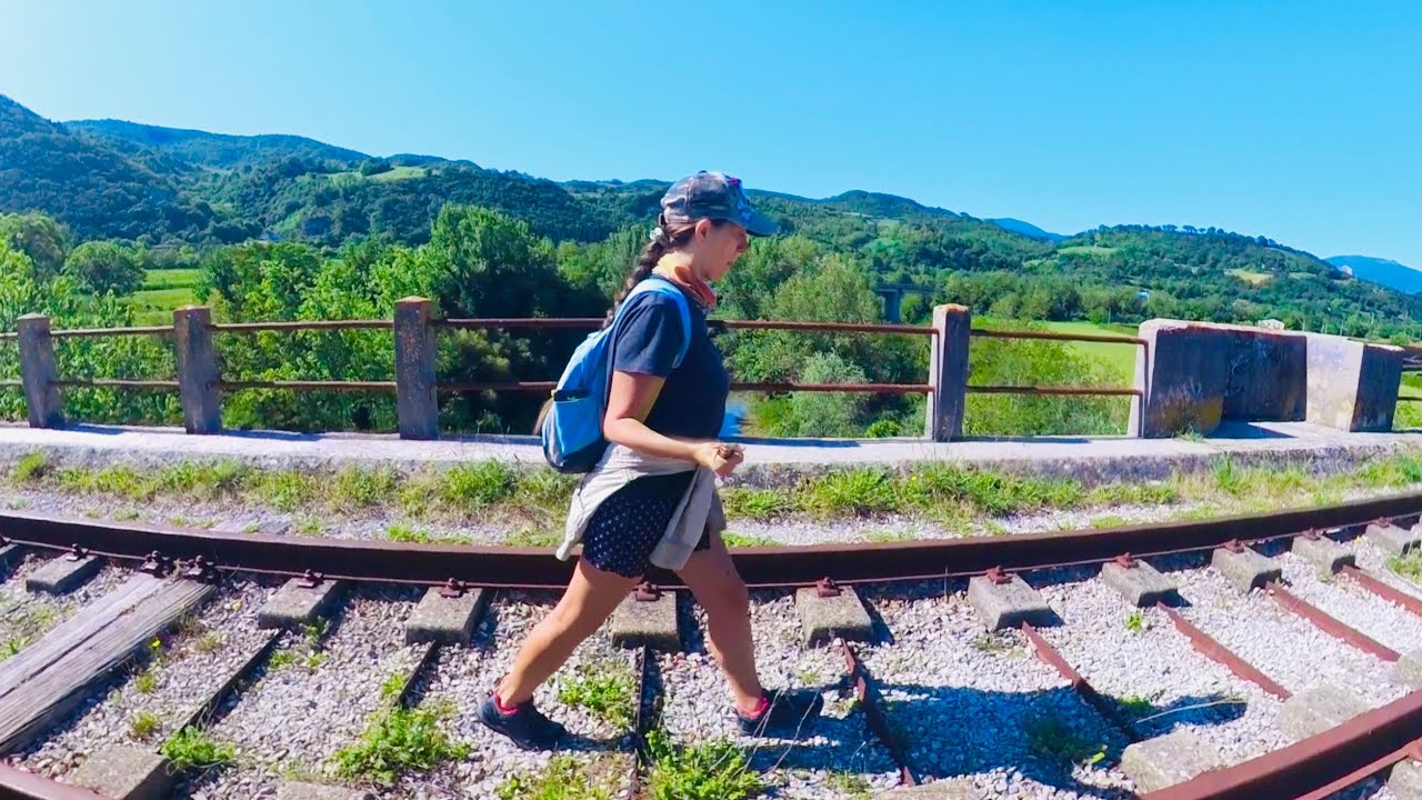 Cool Canyon Formations and Hike in Fossombrone, Marche - Italy Vlog 🇮🇹