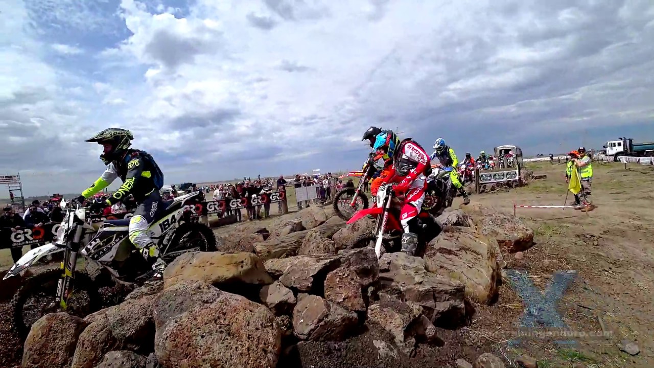 How to ride rock gardens & rocky terrain on dirt bikes︱Cross Training Enduro