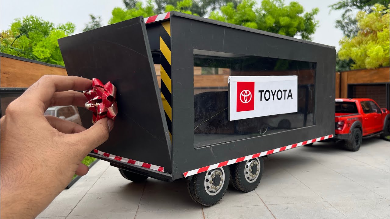 Tiny Toyota Car Delivery at DIY Garage | 1:18 Scale Diecast Model Cars & Diorama