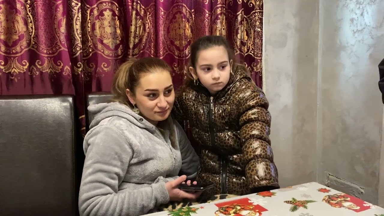 CUTUNIȚA PLÂNGE DE SITUAȚIA PAMELEI 