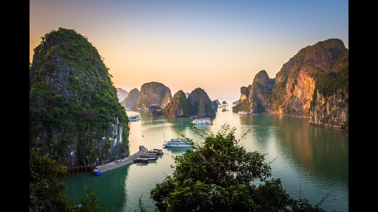 🇻🇳 Trip to Halong Bay - 4K Version. 🇻🇳
