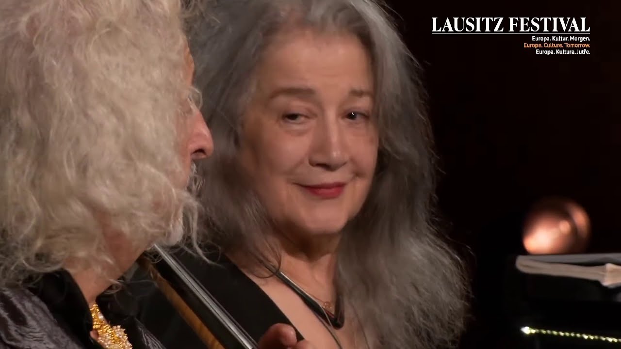 М. Брух Кол Нидрей Kol Nidrei Op. 47 , исп. Марта Аргерих (фортепиано) и  Миша Майский (виолончель)
