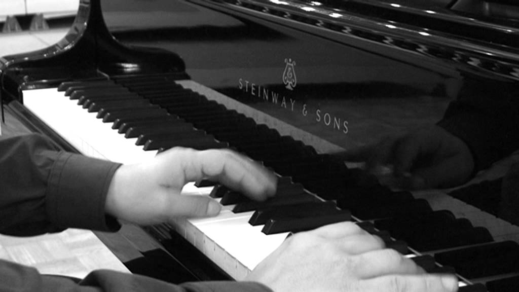 Leonid Golubev, piano.  Francis Poulenc. Promenades