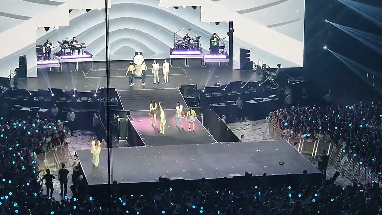 Twice Encore Day 2 in Mercedes Benz Arena Berlin