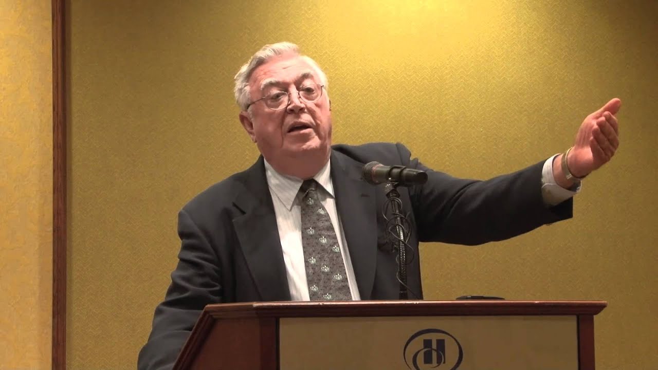 Doug Maddox speaking at PA Holstein Convention