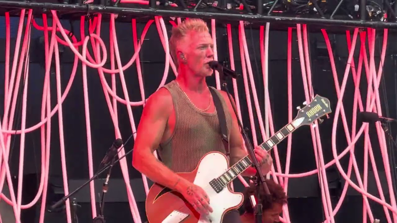 QUEENS OF THE STONE AGE *GO WITH THE FLOW* live CLEVELAND 8/10/26 concert 4k 60 fps