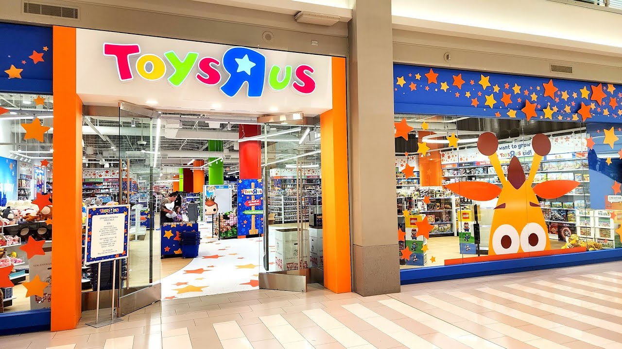 TOYS R US Is BACK in BUSINESS! FLAGSHIP Full Walk-Thru MALL OF AMERICA