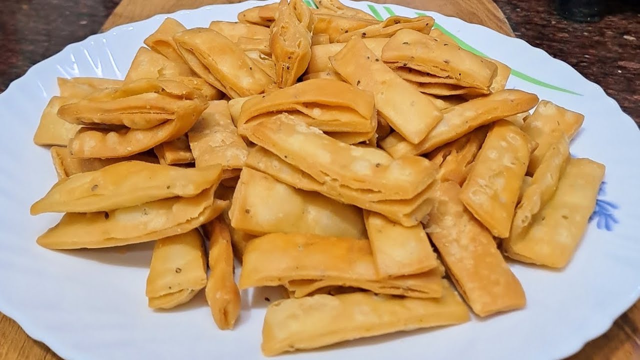 होली स्पेशल खस्ता कुरकुरे परतदार नमकपारे ll Khasta Paratdaar Namakpare ll Holi Special Recipe ll 