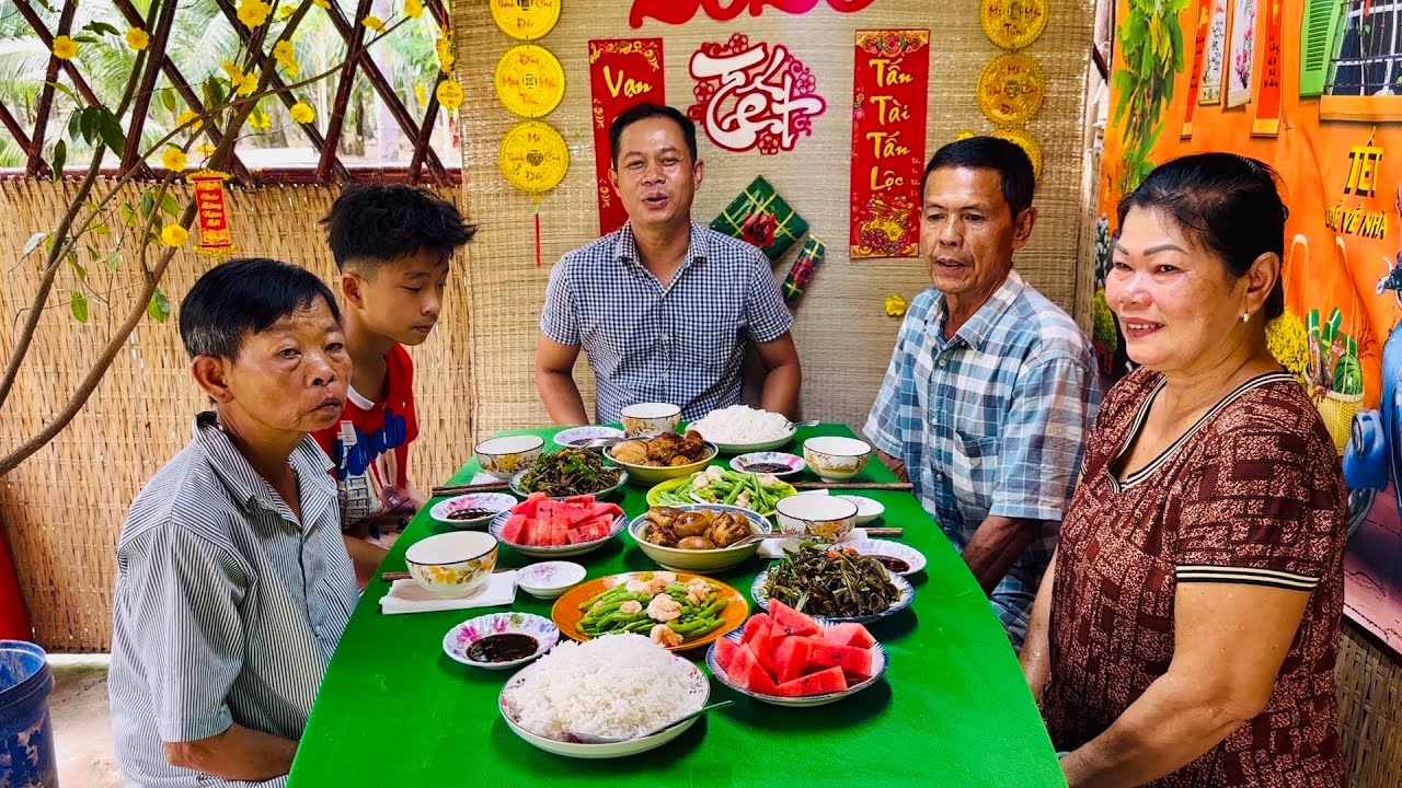 Thịt Kho Trứng Đậu Xào Tép Món Ăn Truyền Thống Gia Đình Những Ngày Tết Niên /at6n