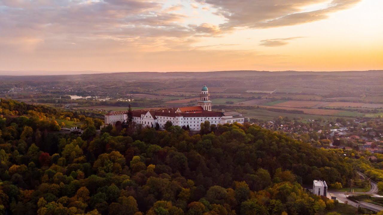 Élő közvetítés a Pannonhalmi Szent Márton bazilikából