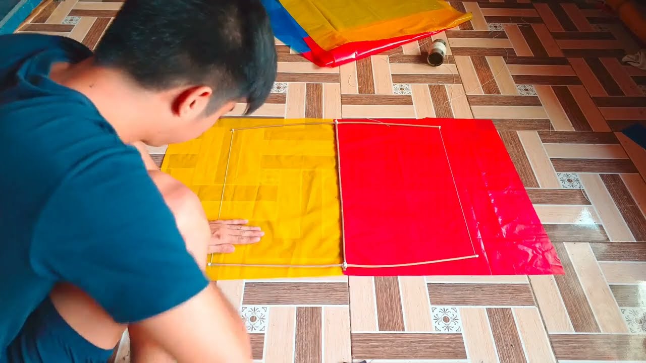 Bandera gamit ang tagpi tagpi na Plastic. DIY Flag kite Tutorial