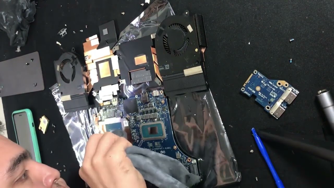 no se lo hagas sin ver antes esto... Mantenimiento alienware m15 R6 2022