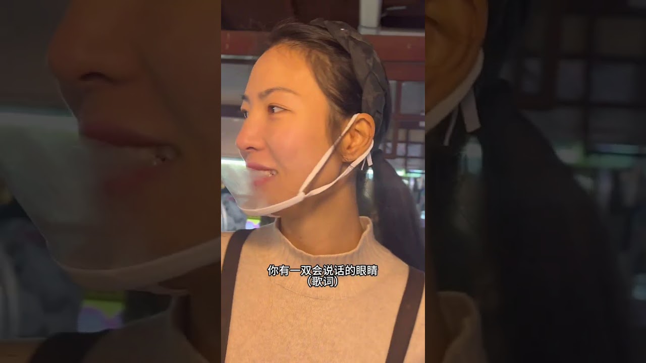 成年人的生活里没有容易二字，忙忙忙碌碌，为的不过是碎银几两，今日除夕，愿来年红红火火！#除夕夜 #过年回家 #酱香饼 #炒面 #美食分享日常 #阿昆去哪哎