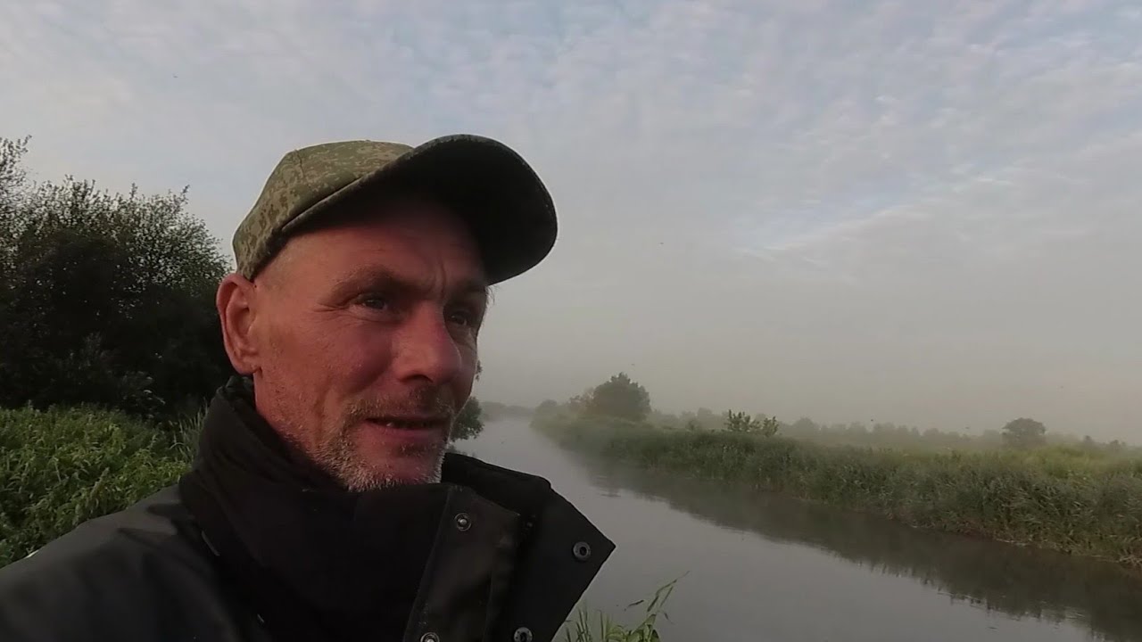 В поисках новых мест на сома. Рыбалка на реке Свислочь. Постановка удилищ. Хранение выползка.