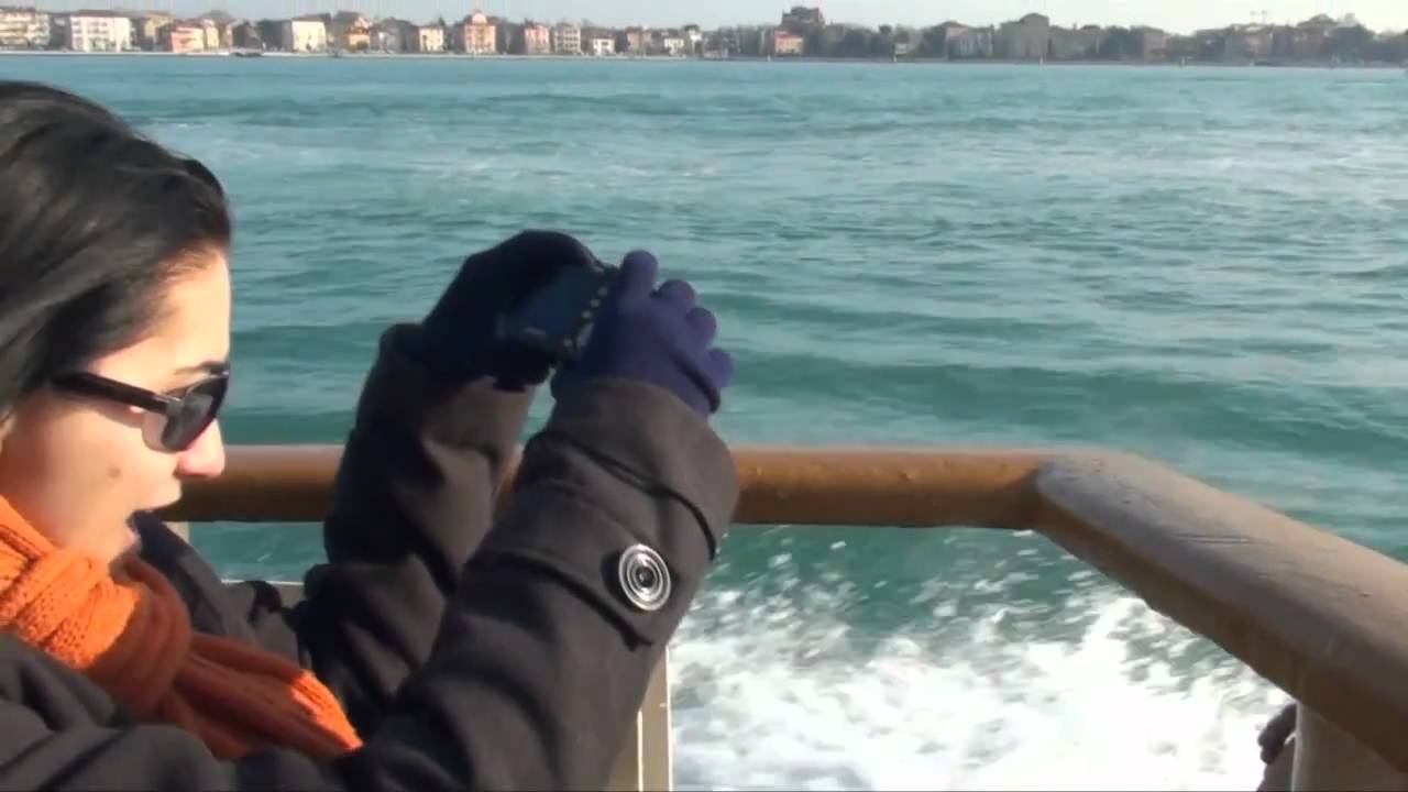 Haj&oacute;&uacute;t Mur&aacute;n&oacute;r&oacute;l Velenc&eacute;be / From Murano to Venice on a ship