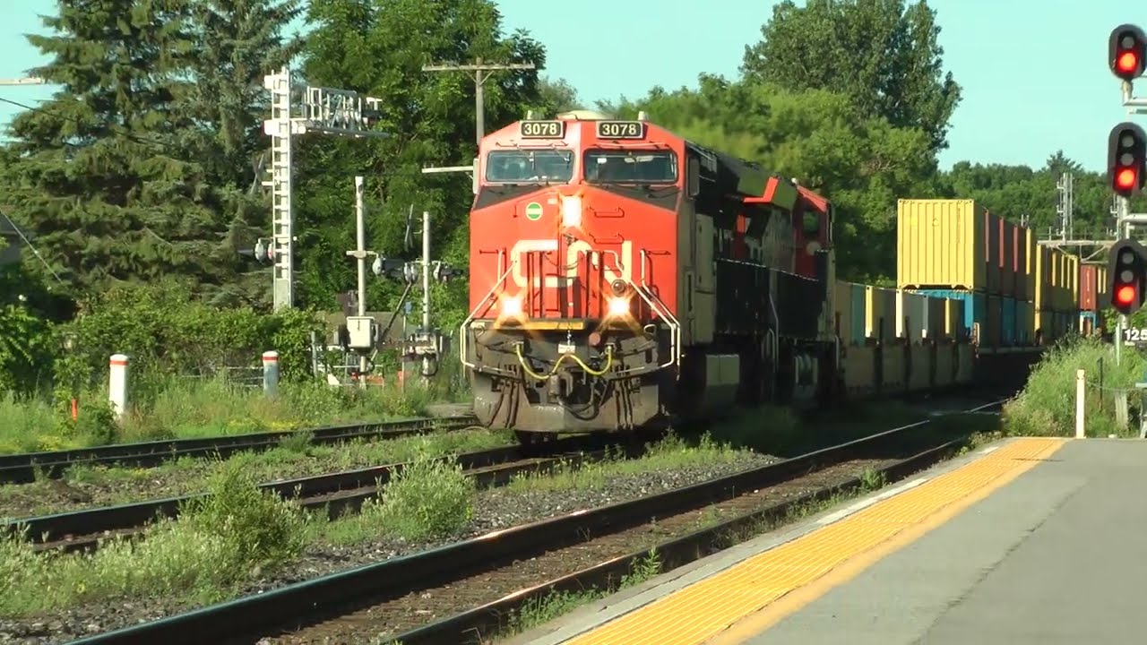 CN Train 186 Eastbound Meets CN Train 149 Westbound July 4, 2025