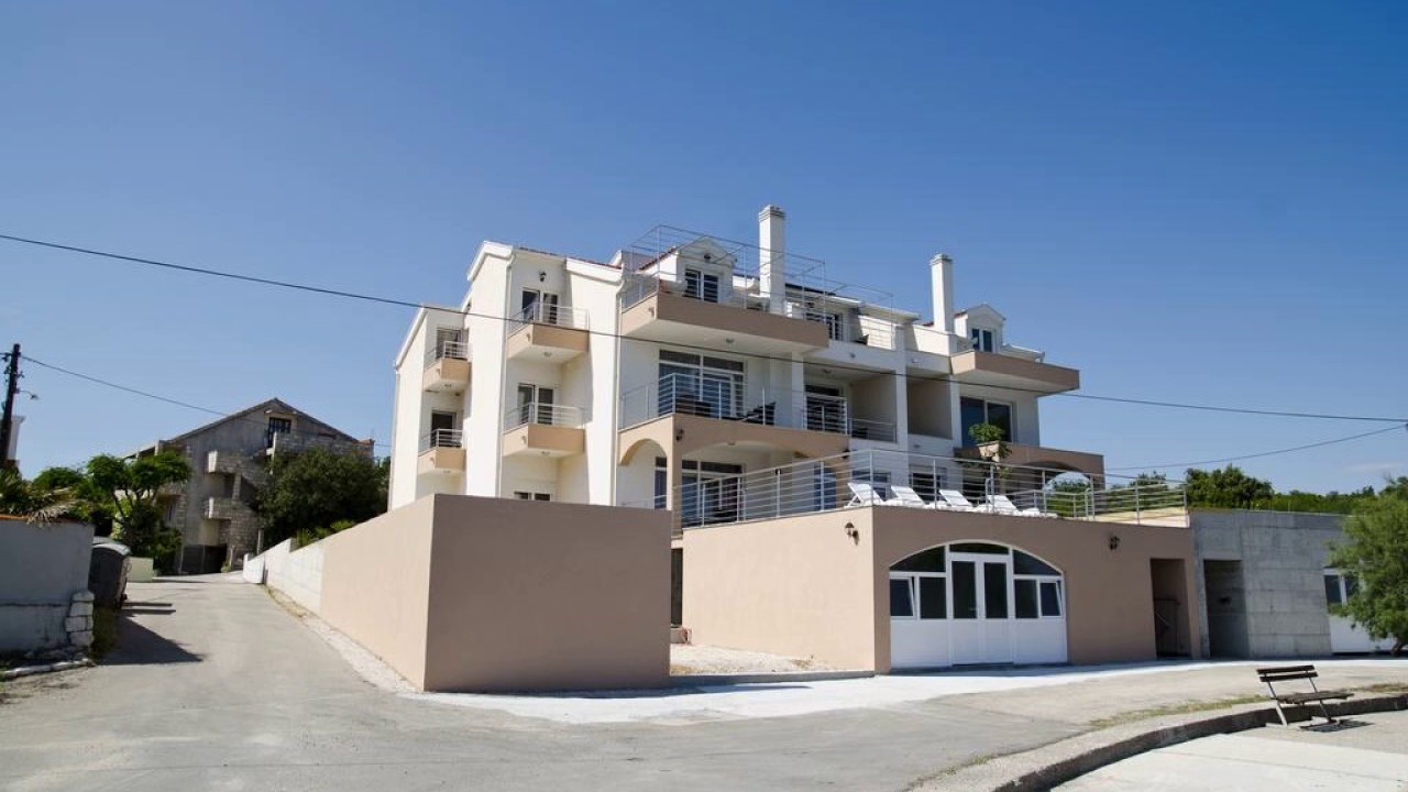 Apartments Deak - Hotel in Sreser, Croatia