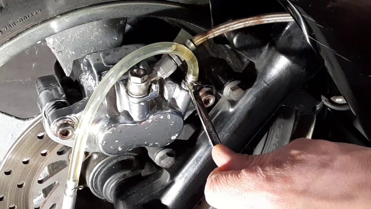 マジェスティC　250　ブレーキフルード交換（前後）