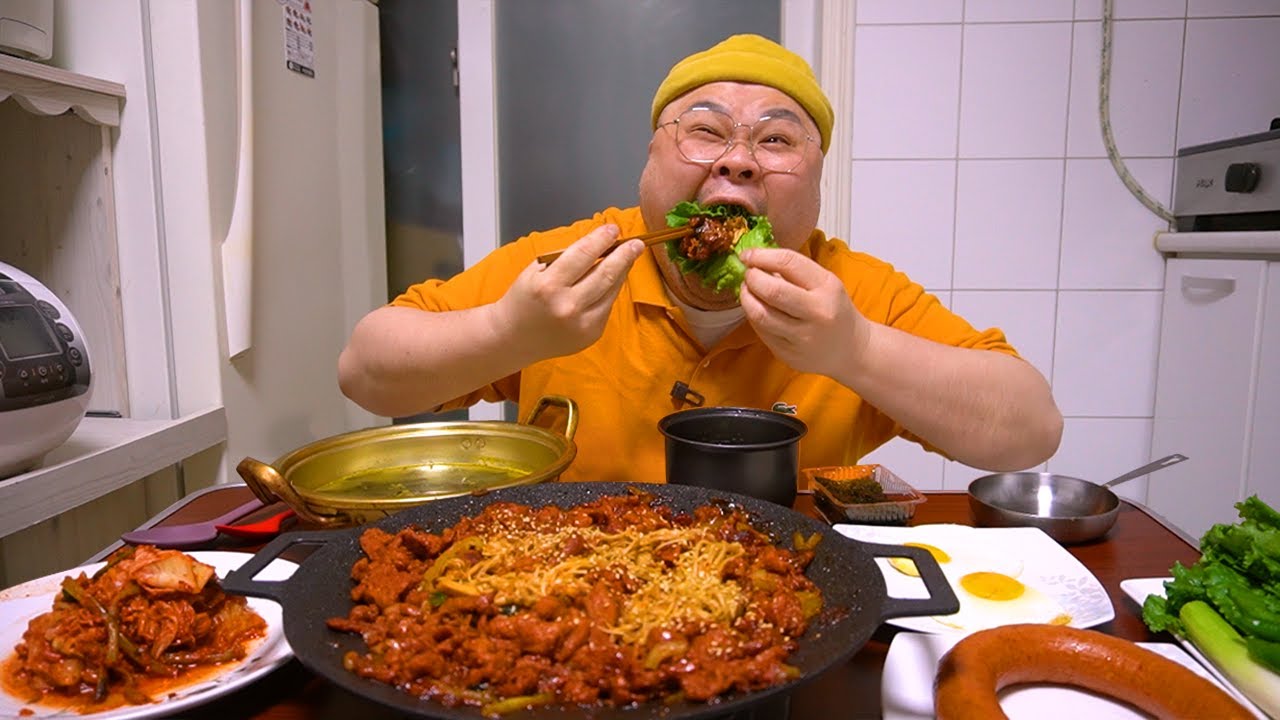 이번엔 고추장불고기다!!│참기 힘든 소주를 참아버렸다..!  Mukbang Eatingshow [Spicy Bulgogi ,Sausage]