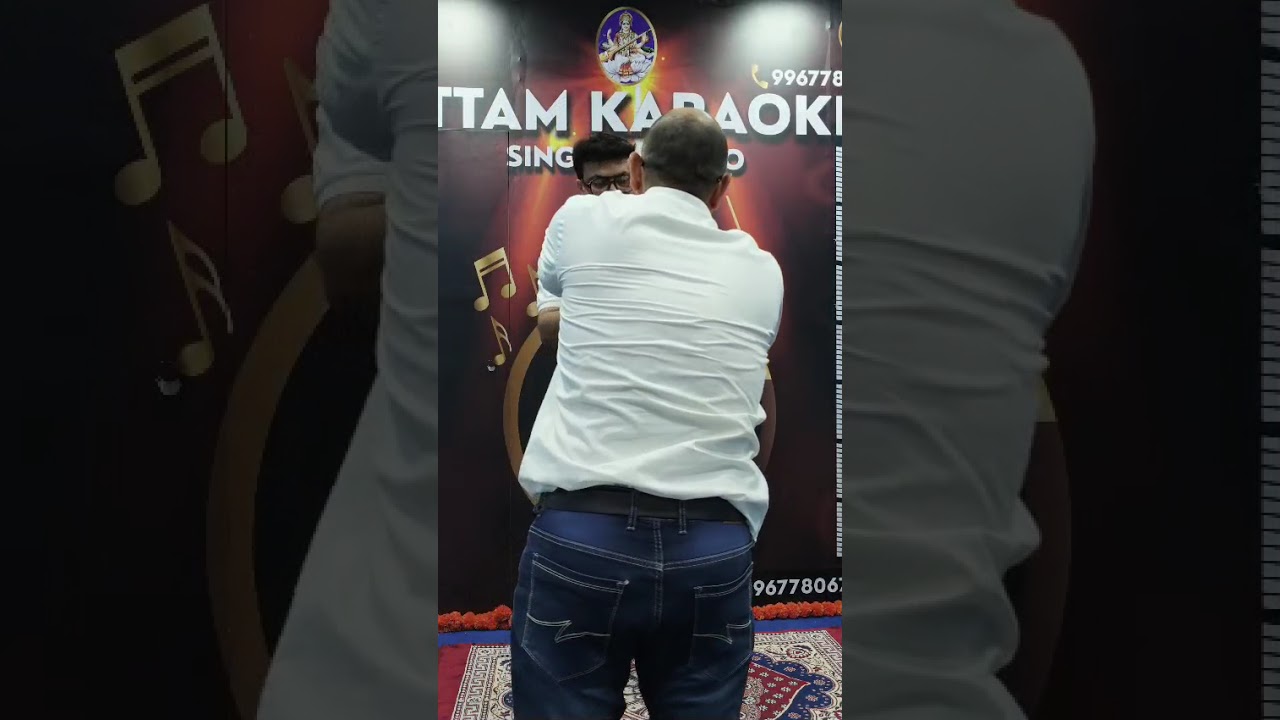 #bollywoodsongs #hindisong #musicmusic #singer #singing #Hum Unse Mohabbat karke