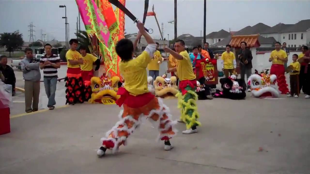 Teo Chew Temple Performance- Patrick and Mike