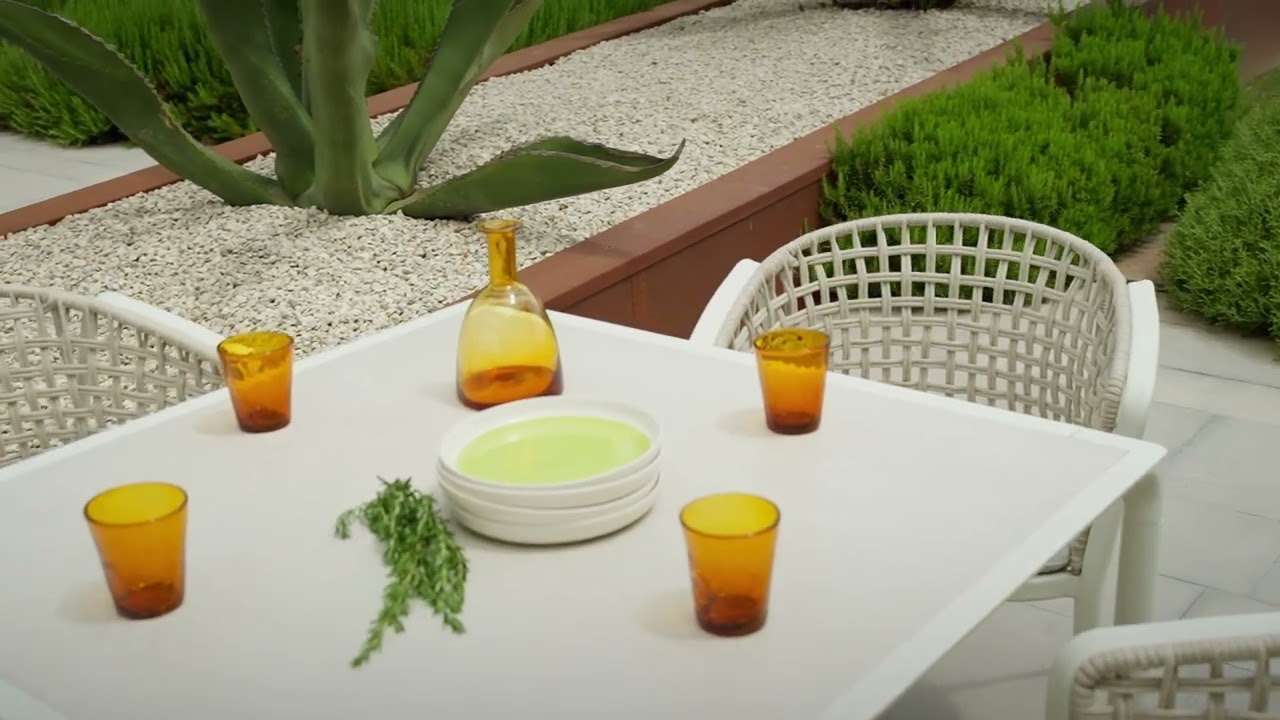 EMU News 2024 &ndash; Terramare square tables by Chiaramonte-Marin