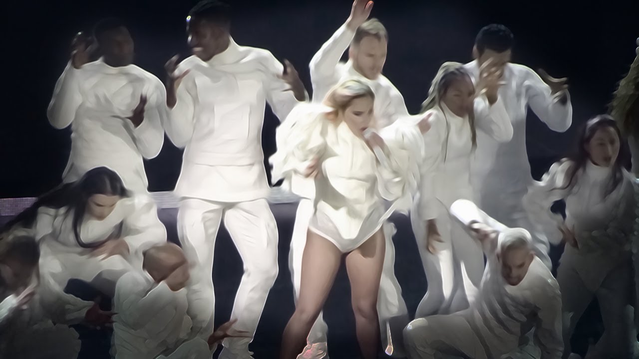 Lady Gaga - Bad Romance (LIVE at the JOANNE WORLD TOUR)