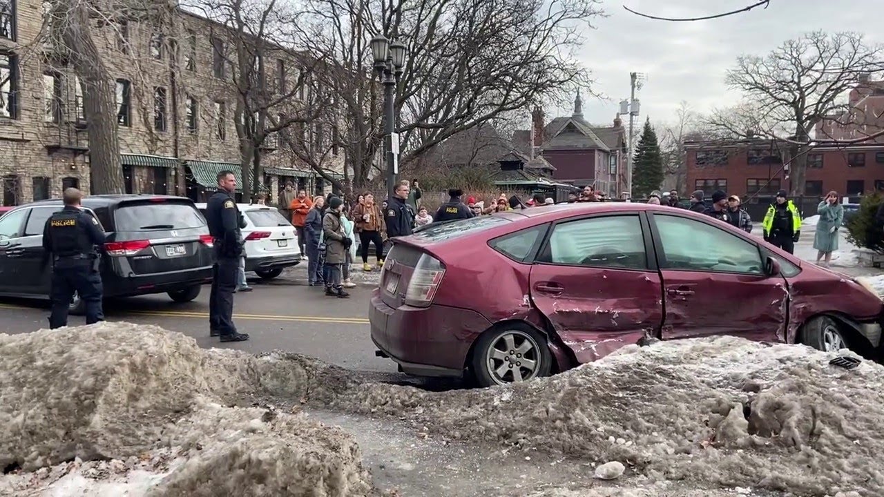 Vehicle pursued by ICE agents crashes in St. Paul, large crowd gathers