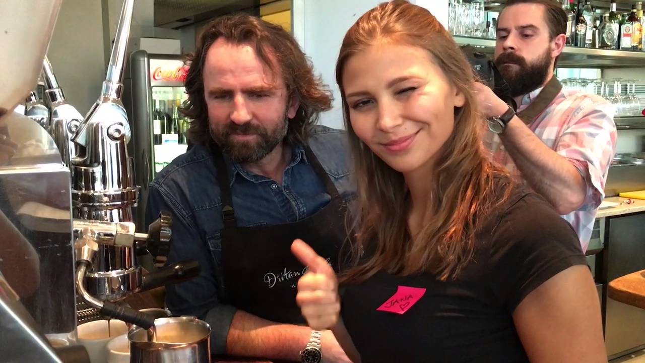 Latte Art Challenge: Jana vs. Medya