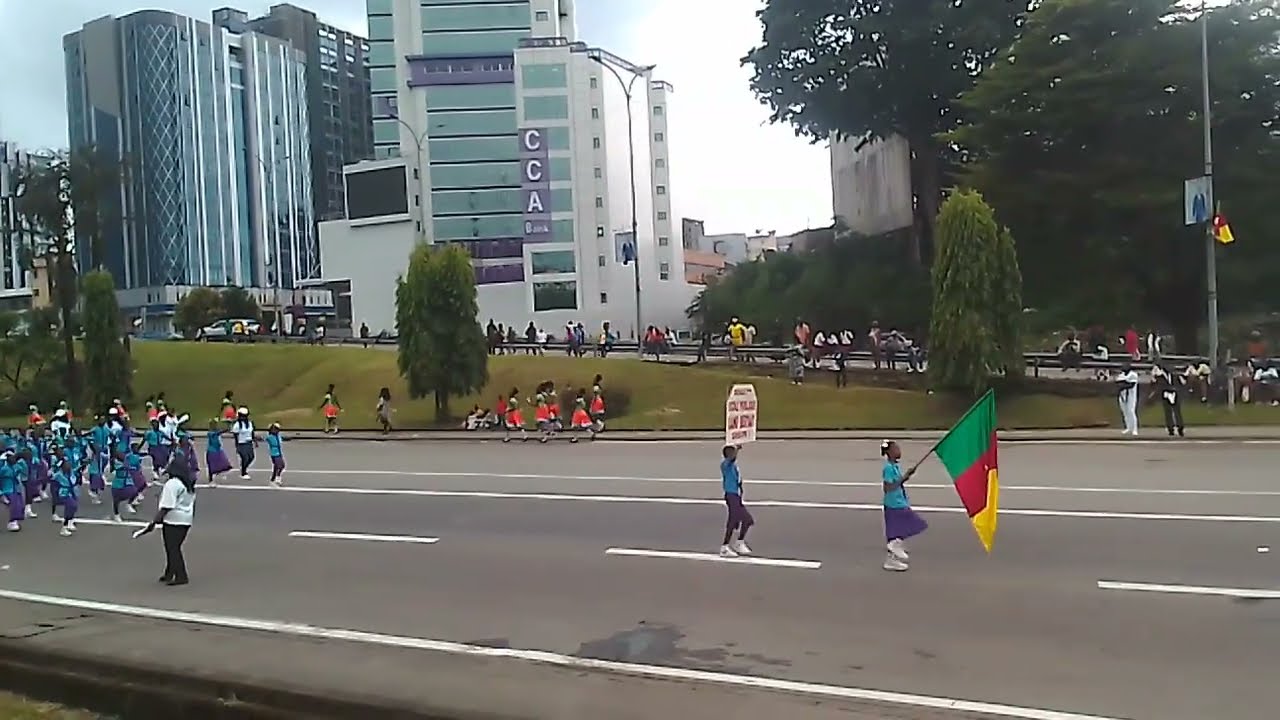 Passage au défilé du 11 Février 2026 des écoles primaire de Douala Cameroun. fête de la jeunesse 