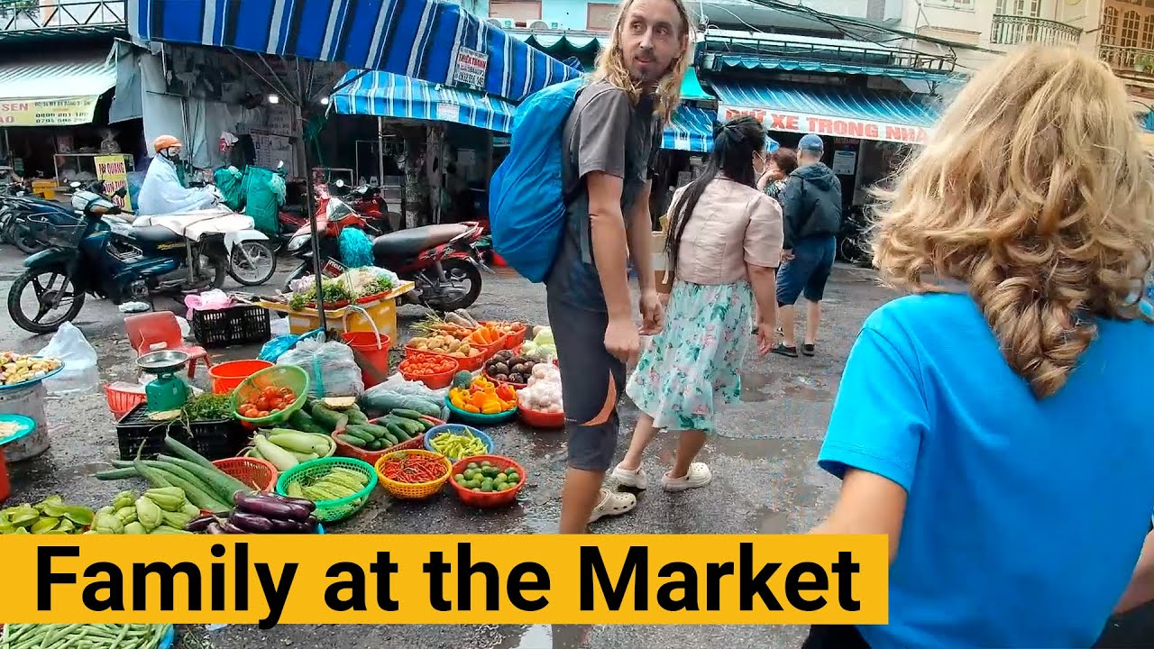 Visiting a Local Vietnam Market / Family vacation