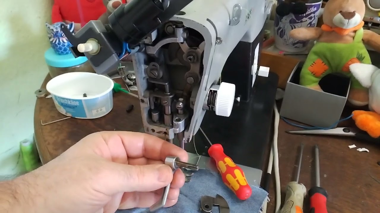 PFAFF Nähmaschine Modell 90 صيانة زراع رفع القدم وضبط زراع فتح اساور عجلة ضبط الخيط