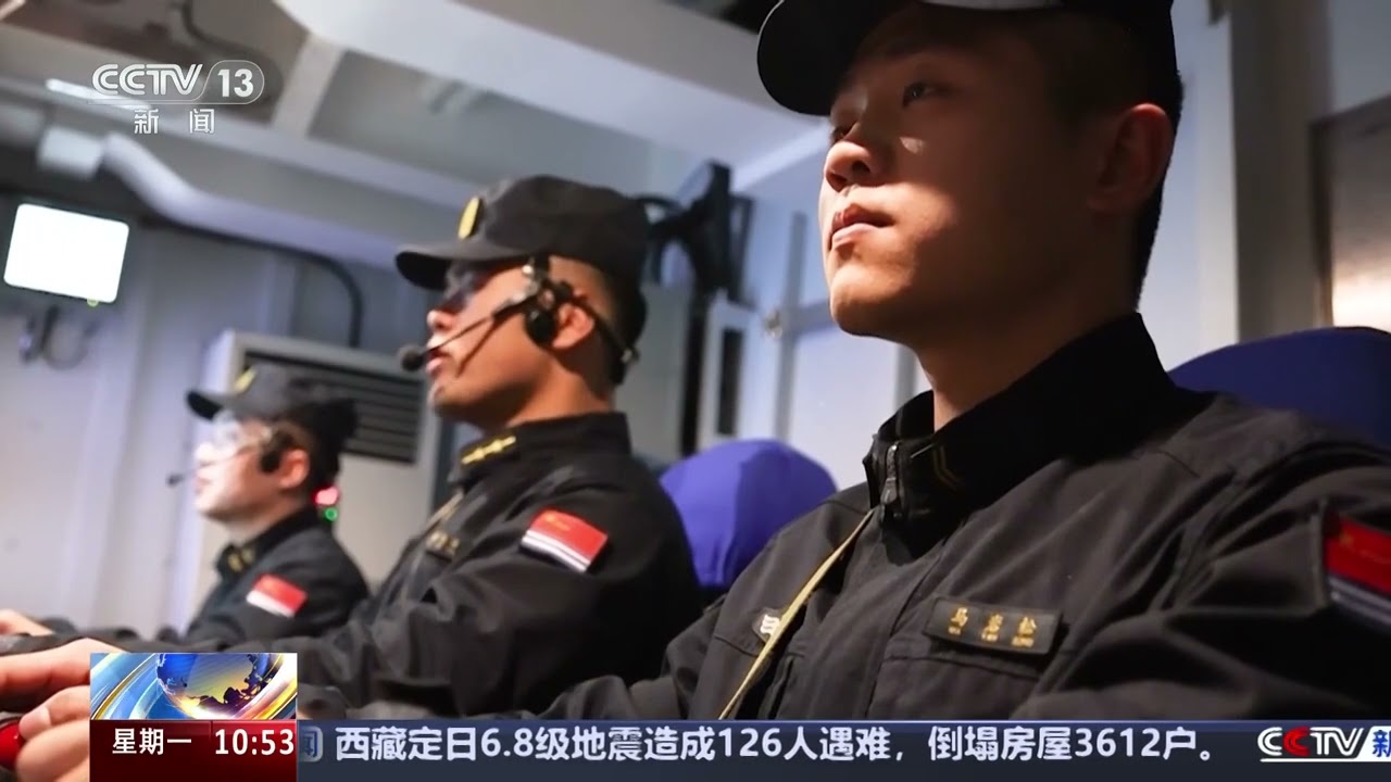 [新闻直播间]直击演训场&middot;北部战区 舰艇编队实战化训练 检验实战能力 | 新闻来了 News Daily