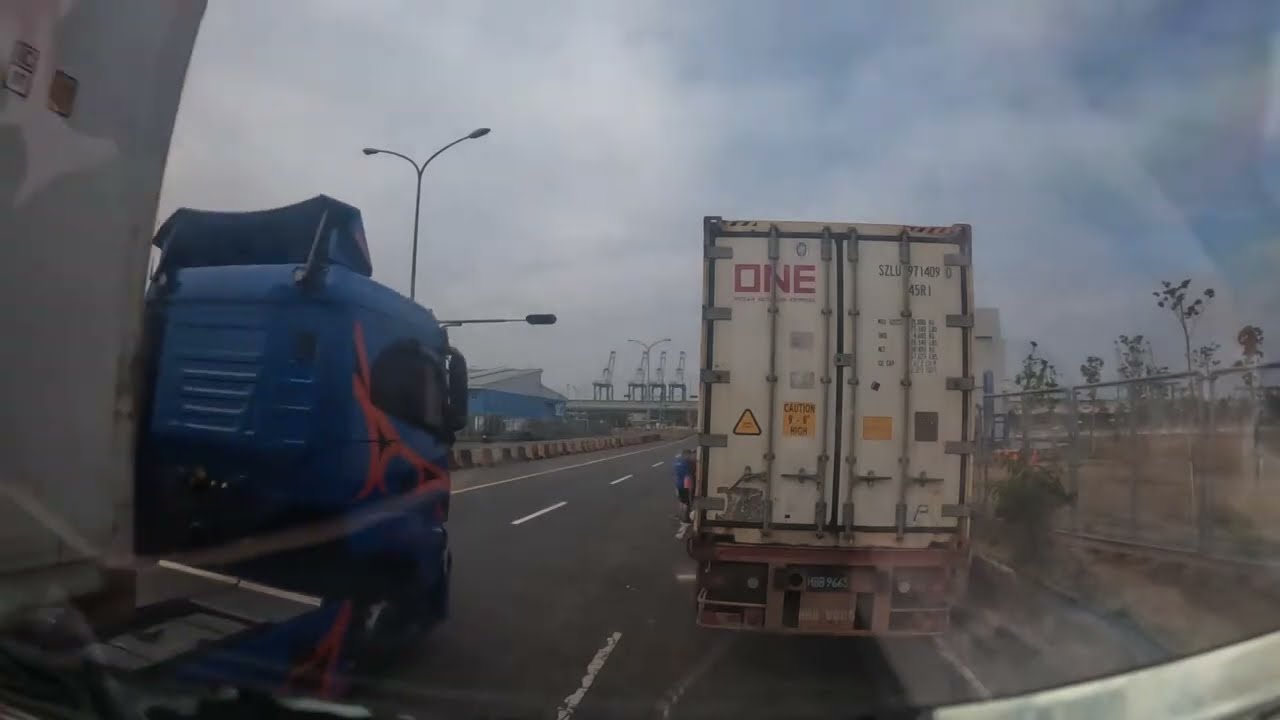逍遙TV  跟著我一起出車 🚛  被拐去108到長安 今天艾力克斯．霍諾德Alex Honnold會不會攻佔101呢