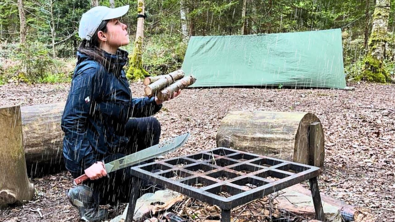 3 JOURS DE CAMP EN FORÊT (orage, pluie et pain perdu au feu de bois)