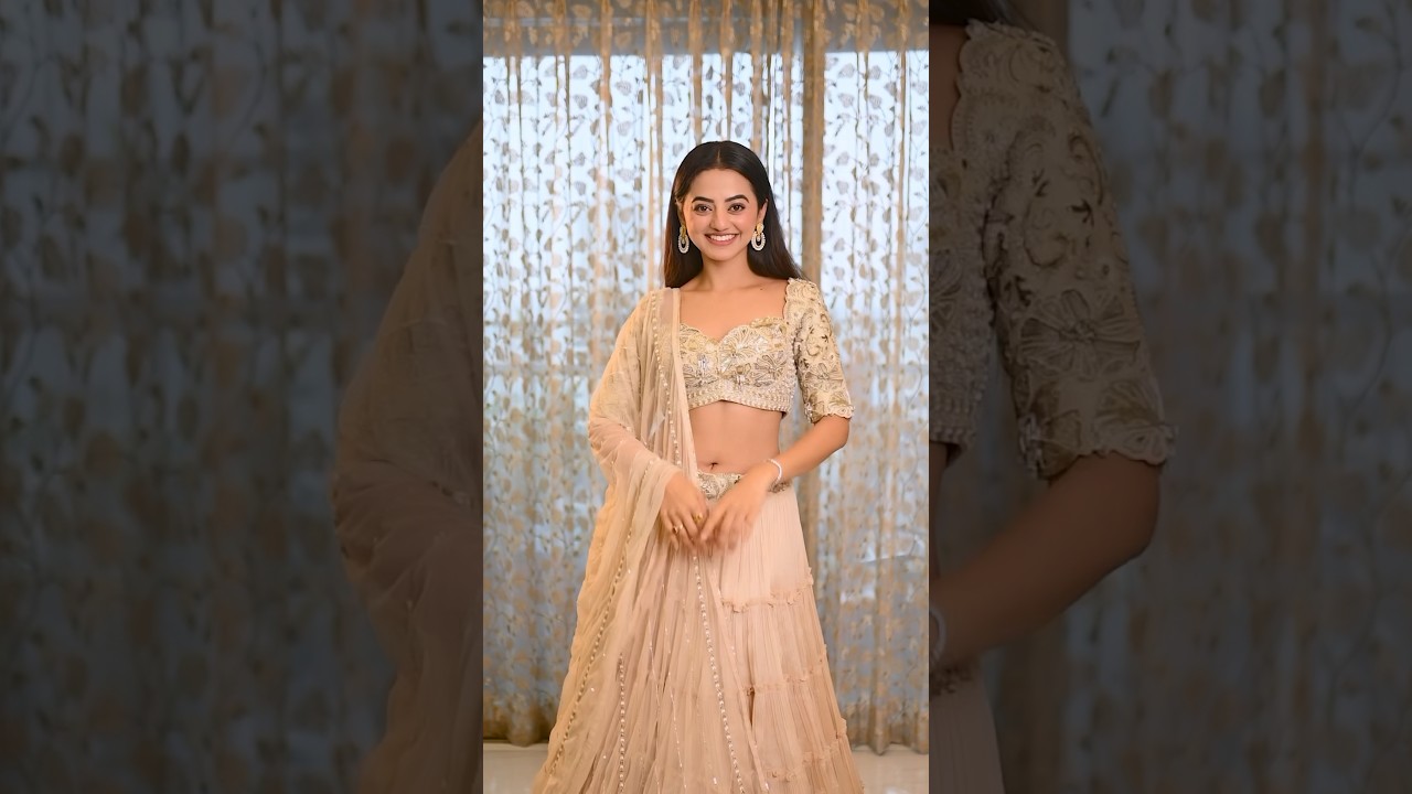 Haan ke haan ?? 🥰❤️ #hellyshah #transition #lehengalove