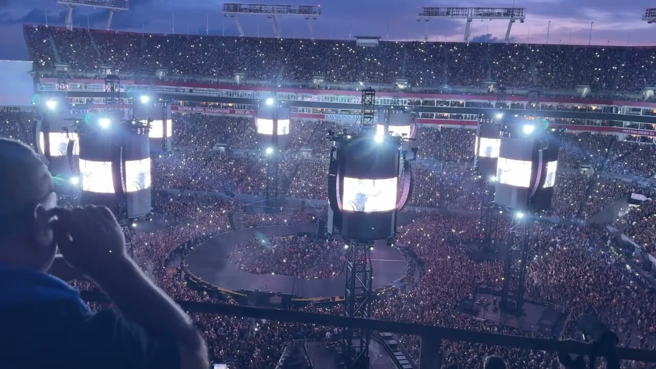 Metallica Walking To Stage - Ecstasy of Gold - Tampa, FL Raymond James Stadium