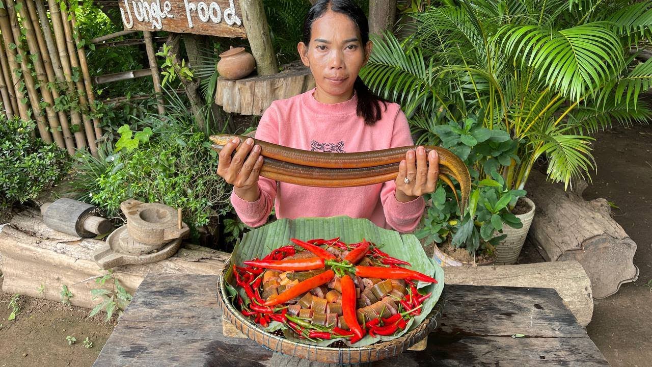 Spicy eels stir-fry recipe | Unique eels cooking recipe