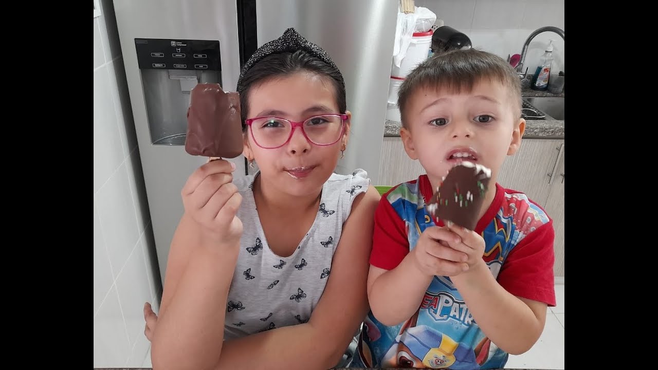 Helado con cubierta de chocolate o helados Magnum sin máquina heladera
