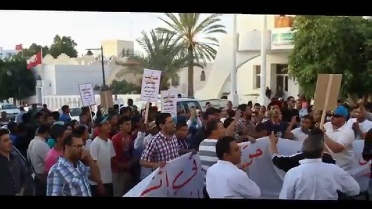 مسيرة 14/05/2014 بمدنين للمطالبة بإدراج قرار كلية الطب بالرائد الرسمي