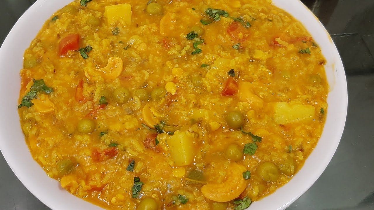 मकर संक्रांति पर मथुरा,वृन्दावन के प्रसिद्ध मंदिरों में बनने वाले खिचड़ी के प्रसाद की सीक्रेट रेसिपी