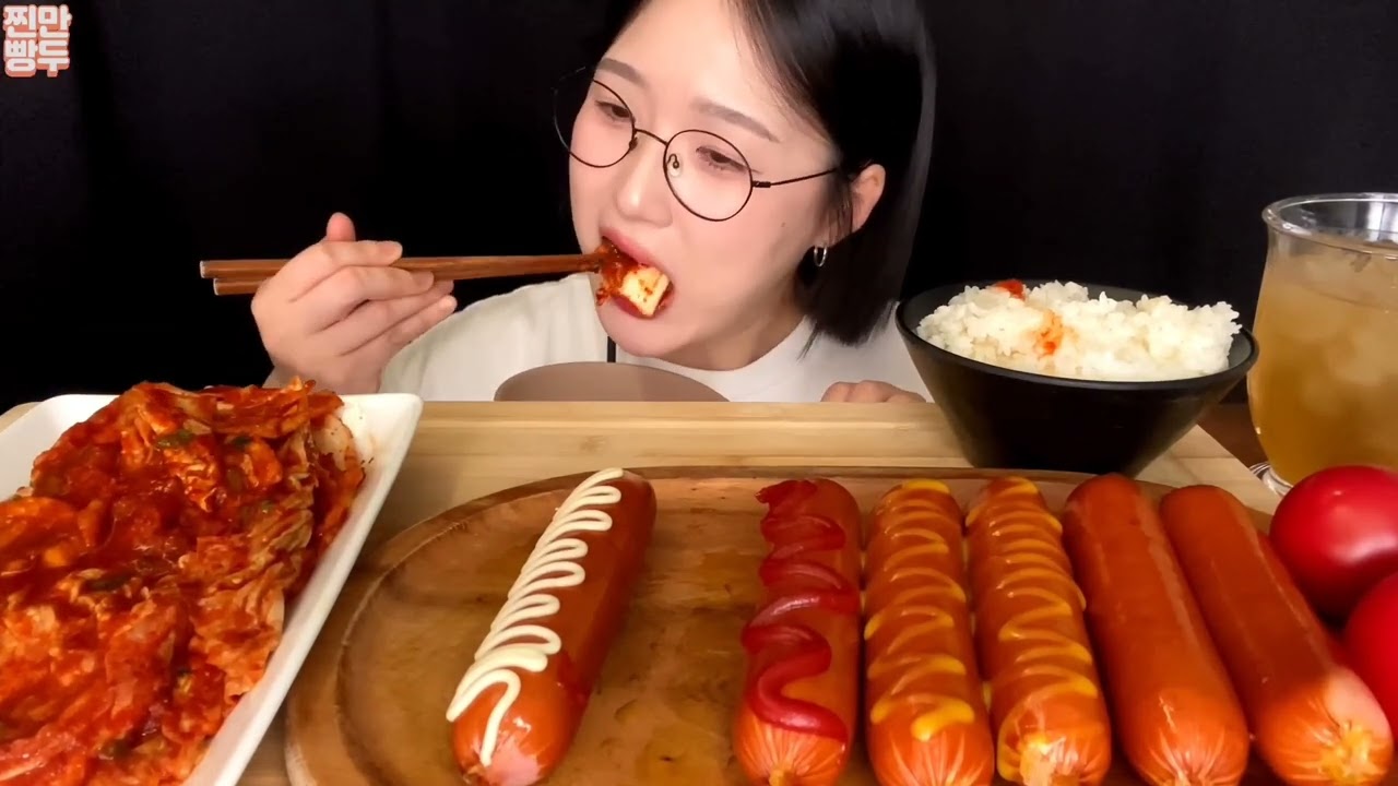kimchi sausage. #mukbang 