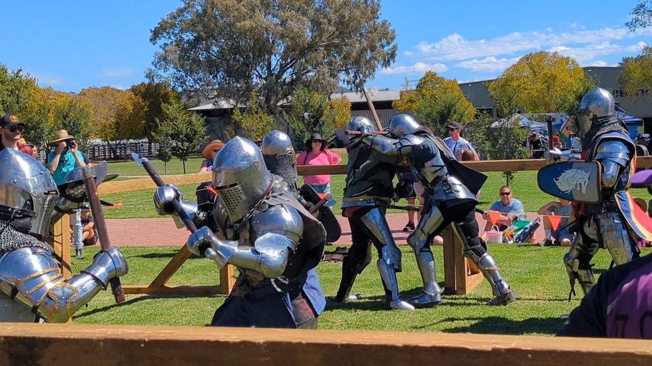 Демонстрация бугурта на выставке Wodonga Show - Бронетанковые бои 16.03.2024