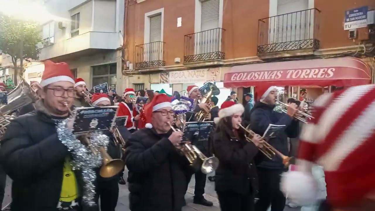 Pasacalles navideño de la Banda de Cabecera Expiración y Esperanza 