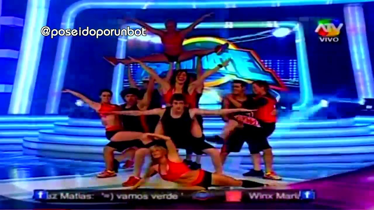 COMBATE: Coreografia de la Cancion del Jefe Entre Equipo Rojo y Equipo Verde 12/11/13