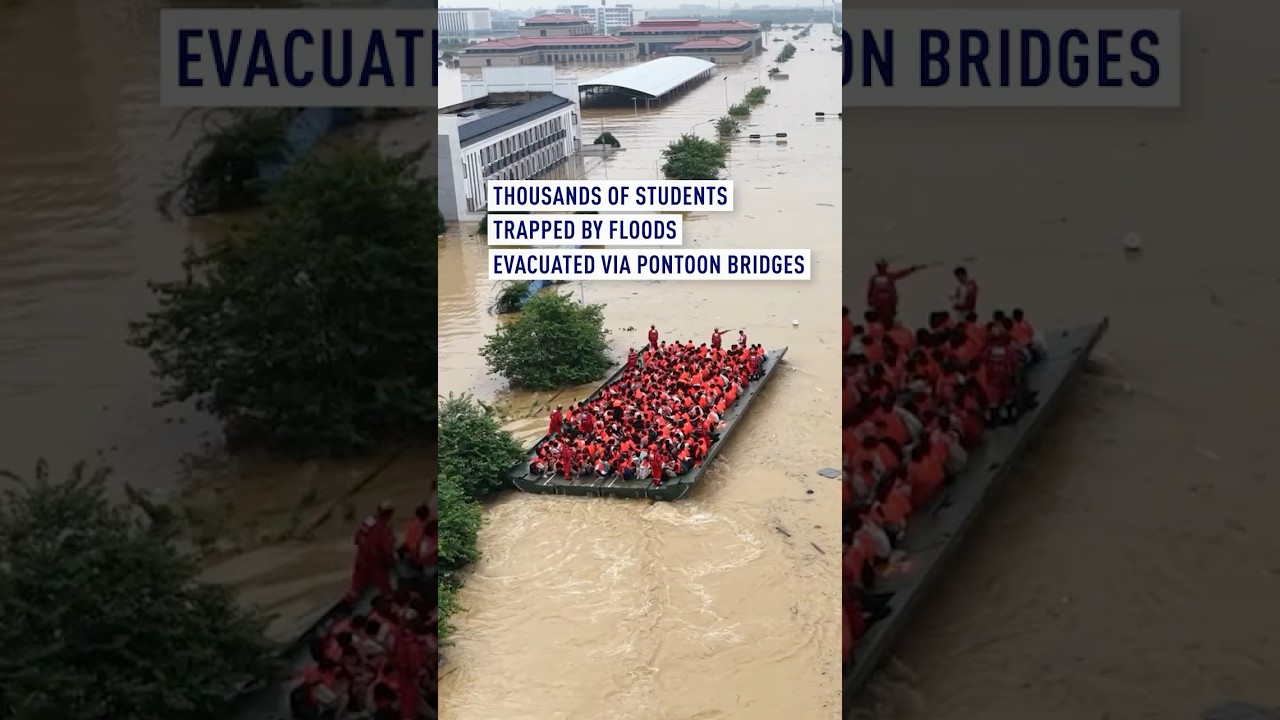 Thousands of students trapped by floods evacuated via pontoon bridges