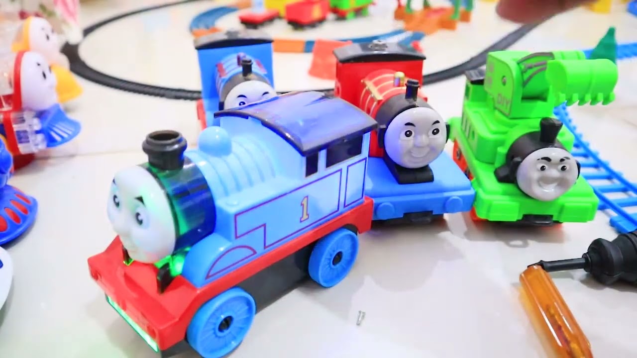 Merakit Mainan Kereta Api Thomas and Friends, Tayo Si Bus Kecil , Unboxing Mainan Kereta Api ASMR 45