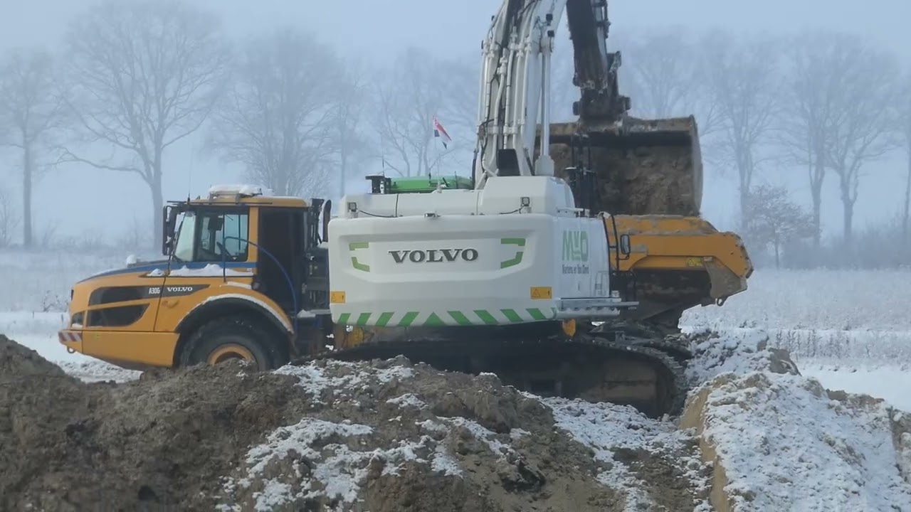 BRANDNEW VOLVO EC530EL IN ACTION